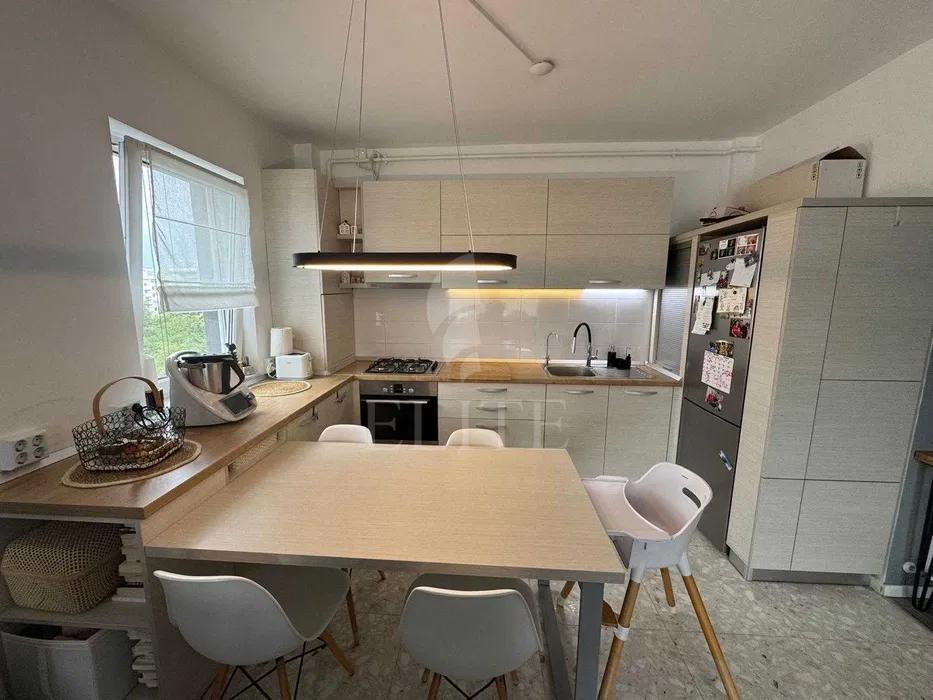 Apartament 3 camere în zona DIANA-1183877