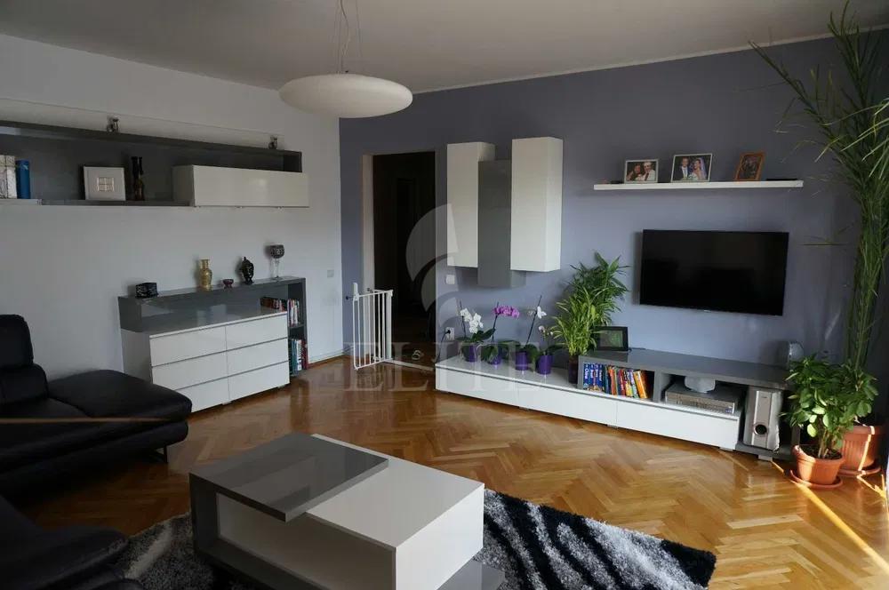 Apartament 3 camere în zona PLATINIA-1184580