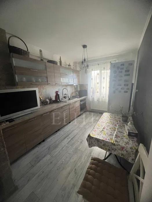 Apartament 3 camere în zona AUREL VLAICU-1187121