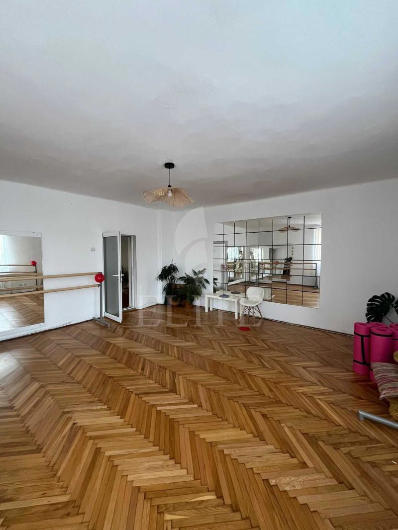 Apartament 4 camere în zona PIATA  ENGELS-1189696