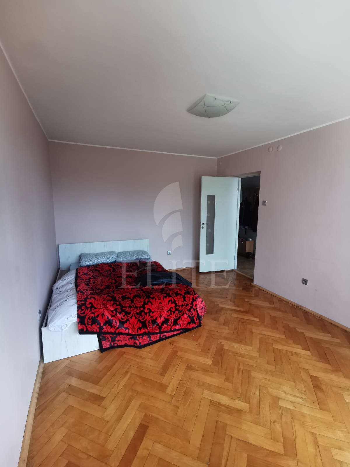 Apartament 3 camere în zona PLOPILOR-1191811