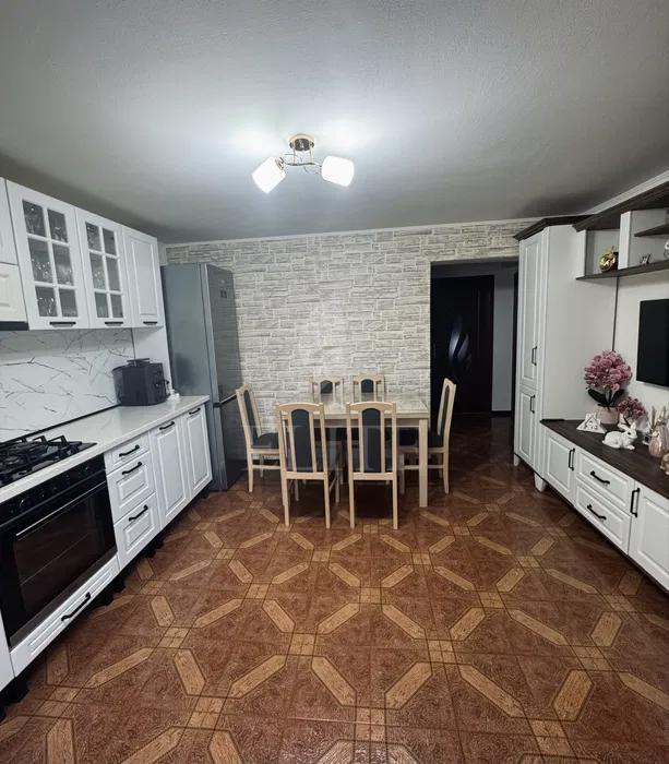 Apartament 3 camere în zona STRAZII FABRICII-1191995