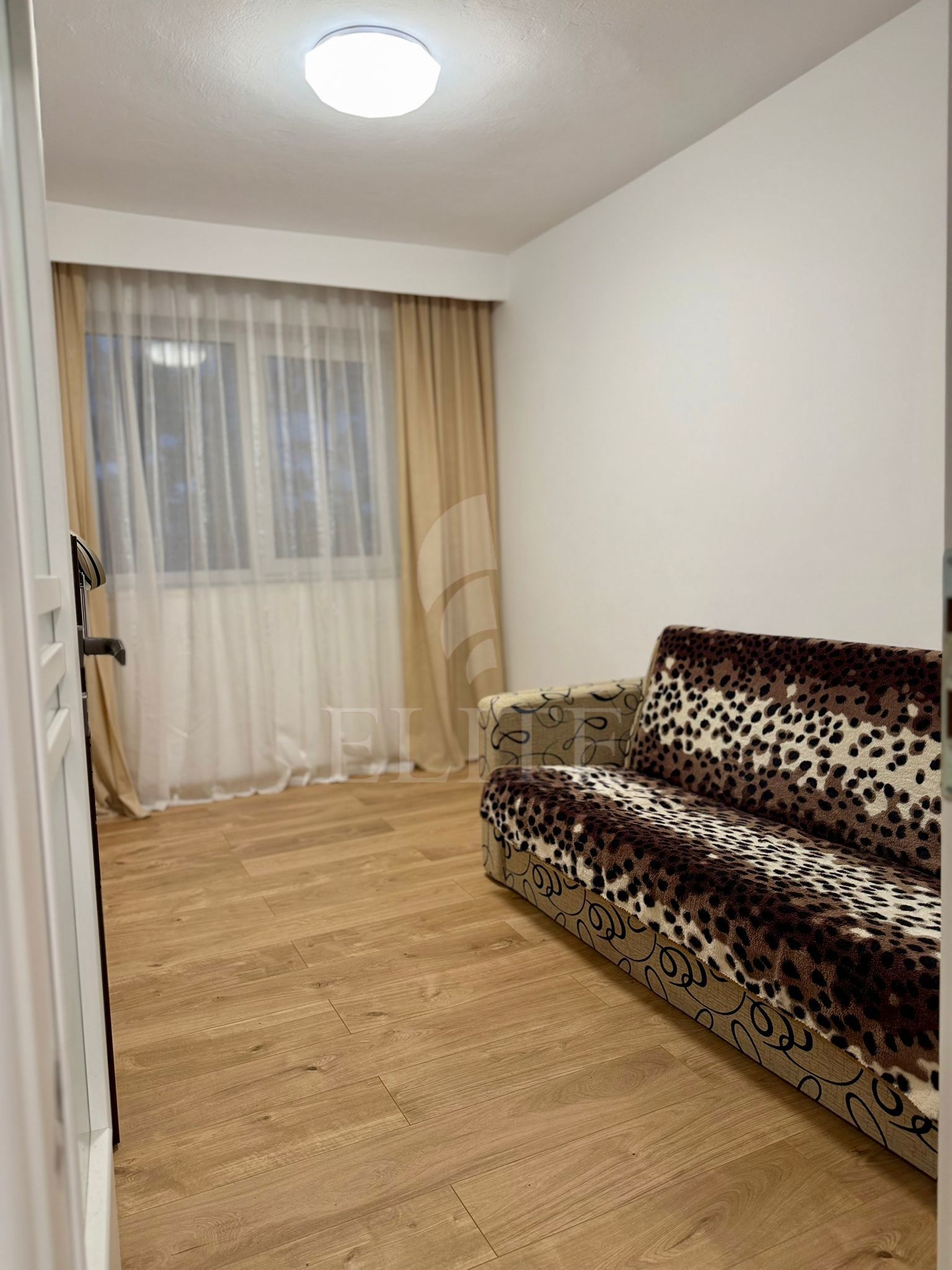 Apartament 2 camere în zona SIRENA-1192488