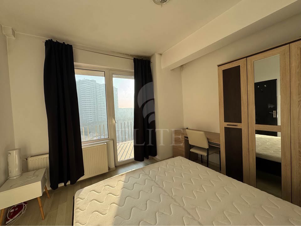 Apartament 3 camere în zona SEMICENTRALA-1193495