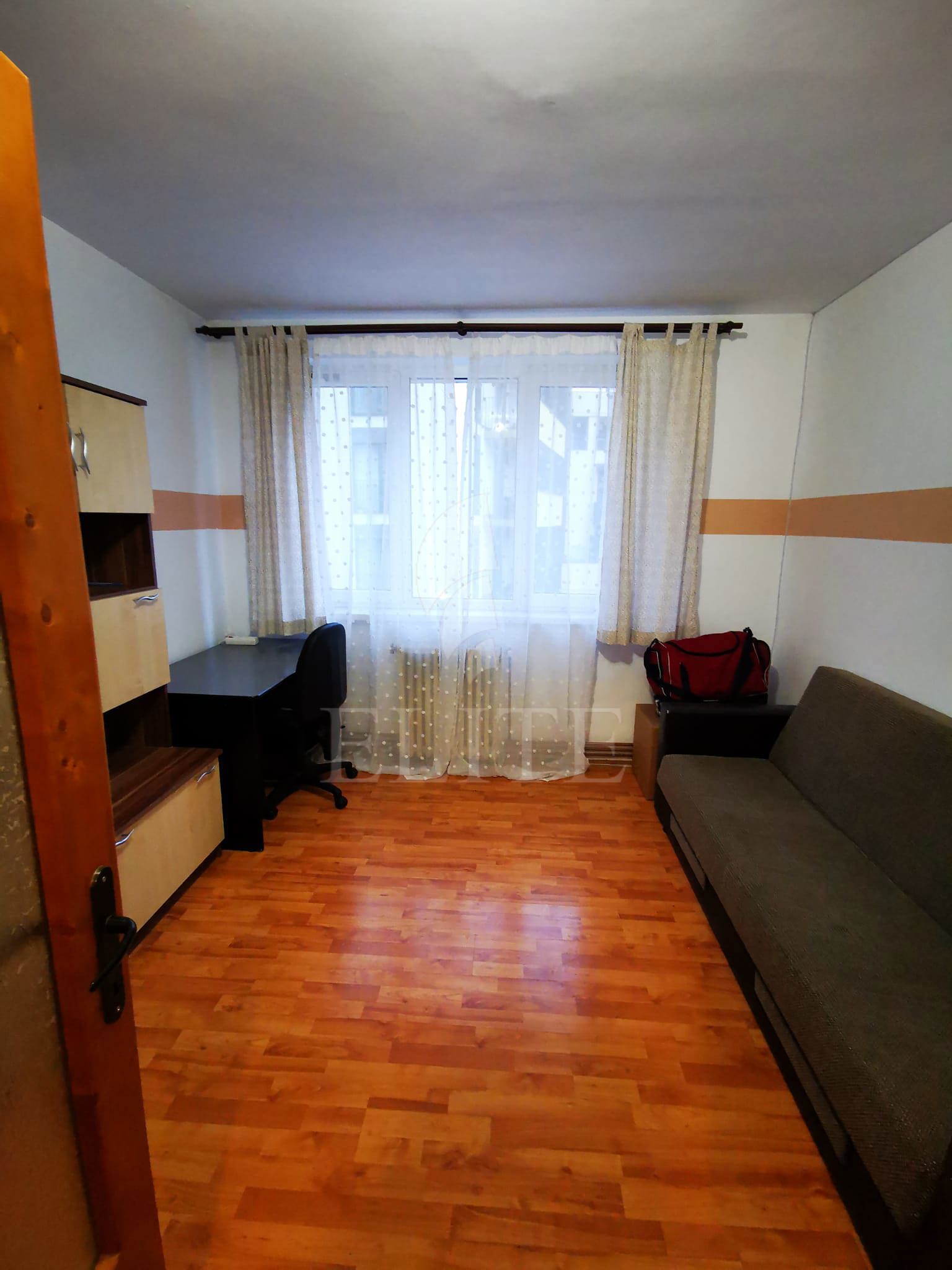 Apartament 3 camere în zona SEMICENTRALA-P-ta Abator-1195128