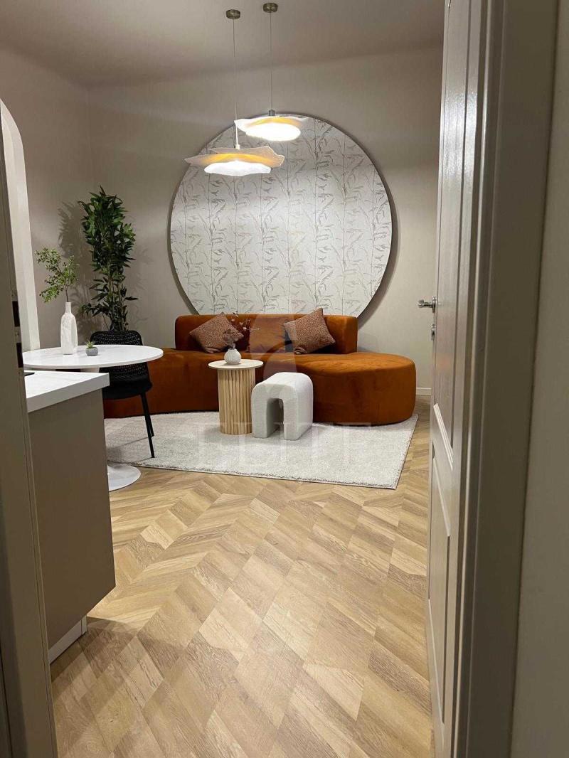 Apartament o camera în zona SEMICENTRALA-1197379