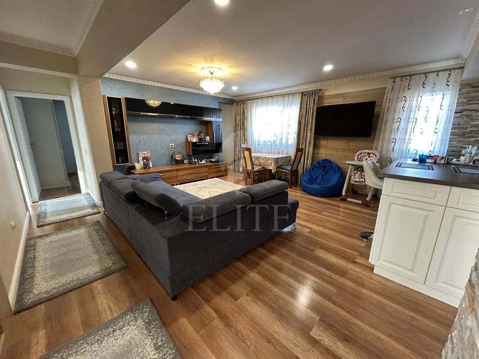 Apartament 4 camere în zona OASULUI-1197722