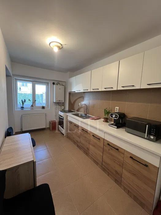 Apartament o camera în zona STRAZII SOBARILOR-1204171