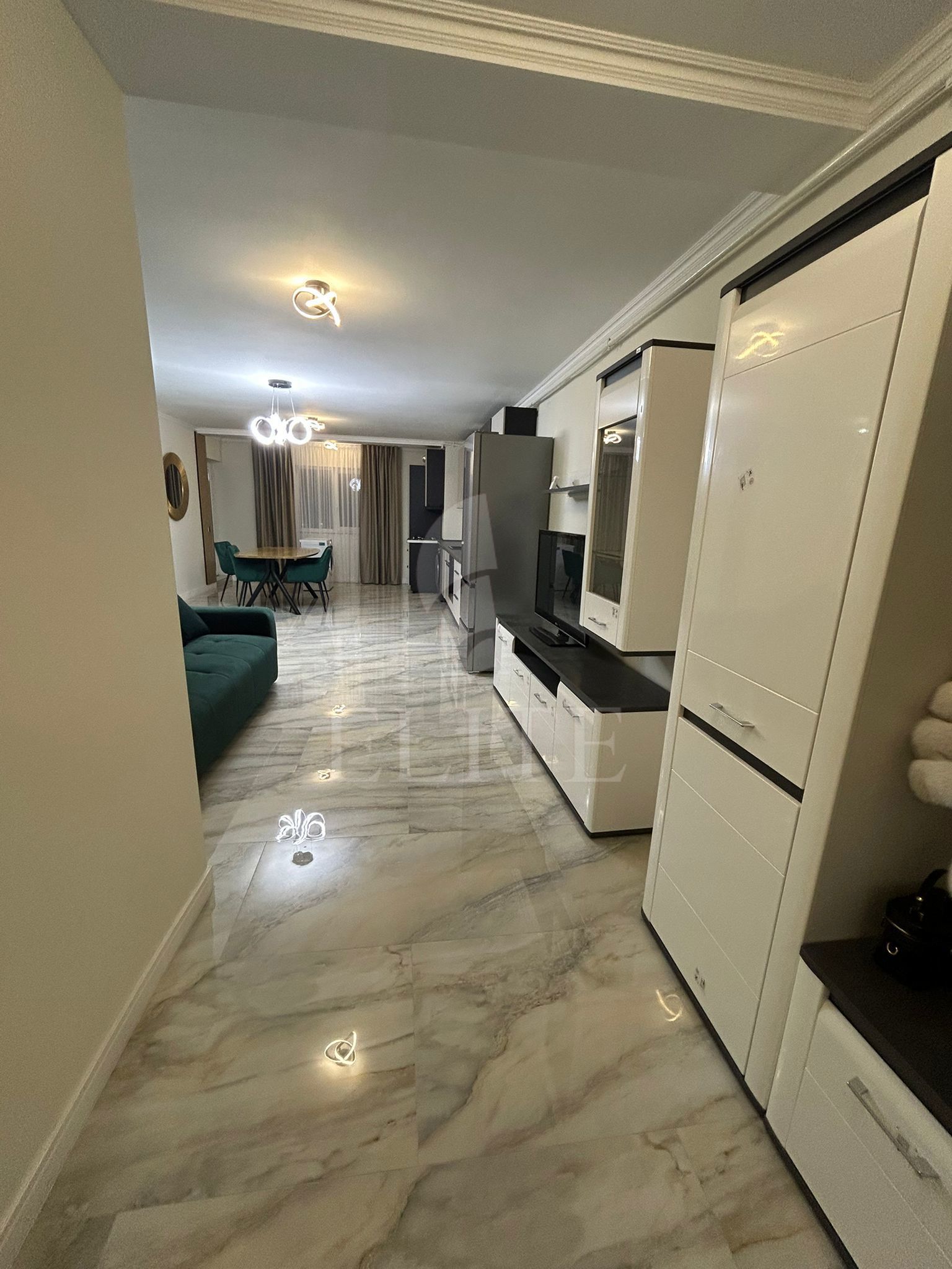 Apartament 3 camere în zona vis-a-vis de Magazin CBA-1205600