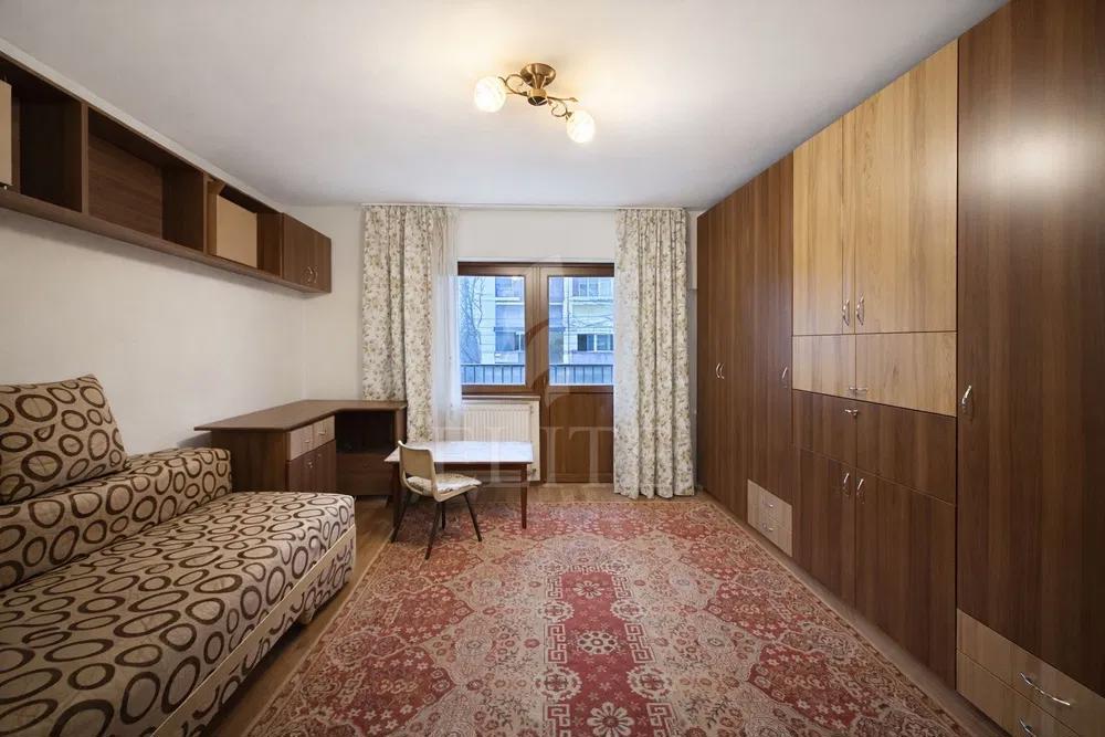 Apartament o camera în zona STRAZII SOBARILOR-1207360