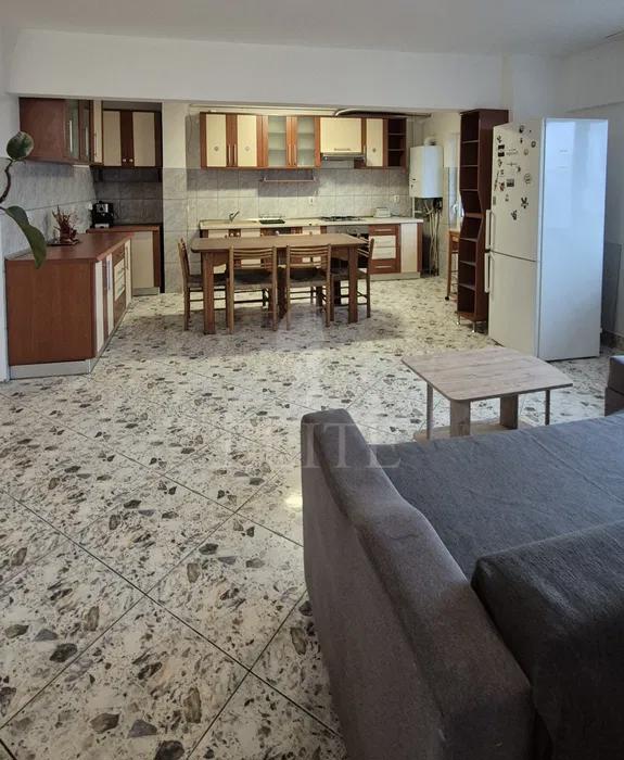 Apartament 4 camere în zona STRAZII CALEA FLORESTI-1207377