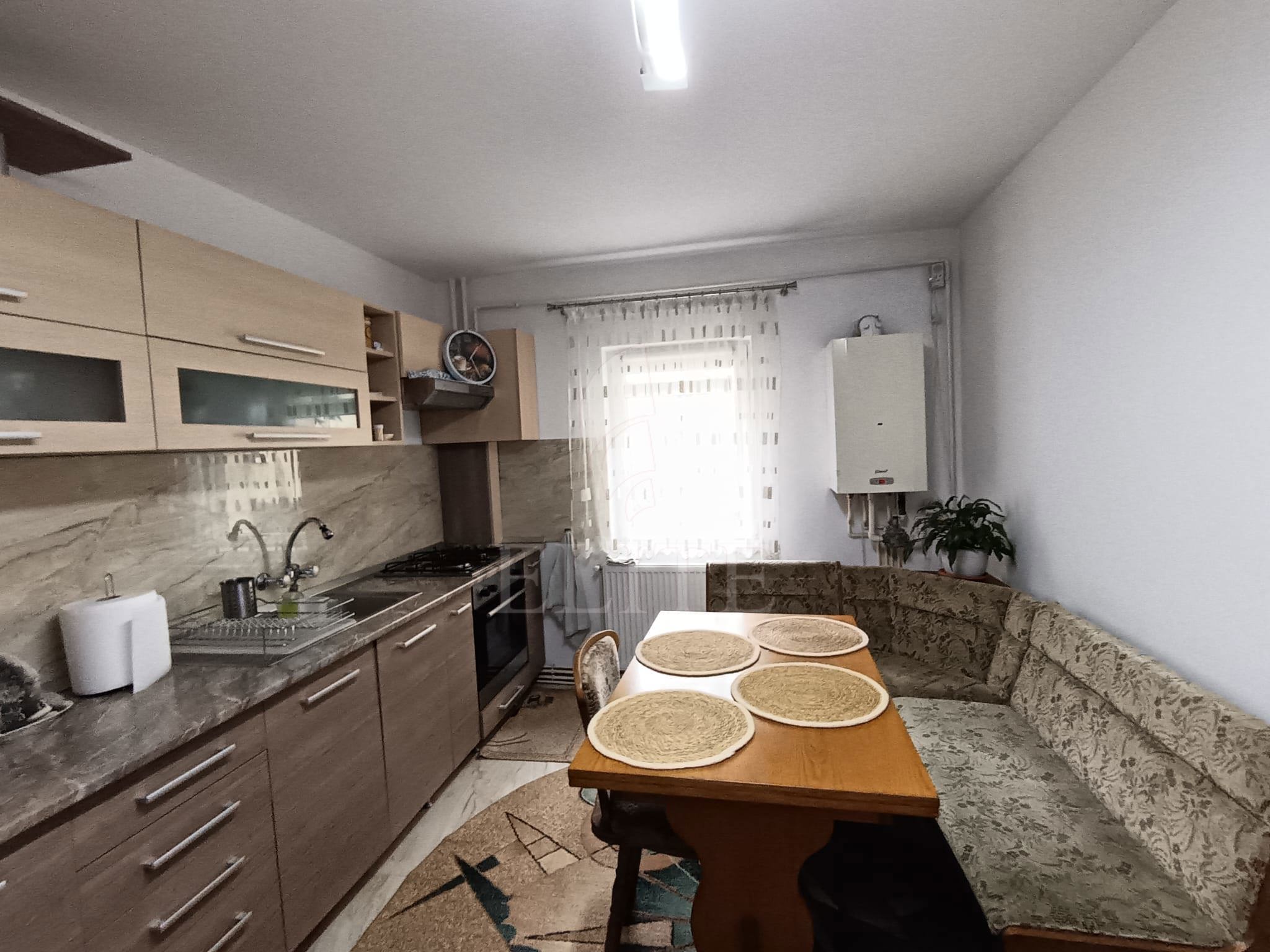 Apartament 3 camere în zona STRAZII PLOPILOR NOI-1208875