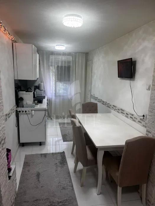 Apartament 3 camere în zona Gruia-1209246