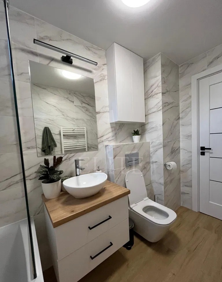 Apartament 3 camere în zona STRAZII UNIRII-1209417