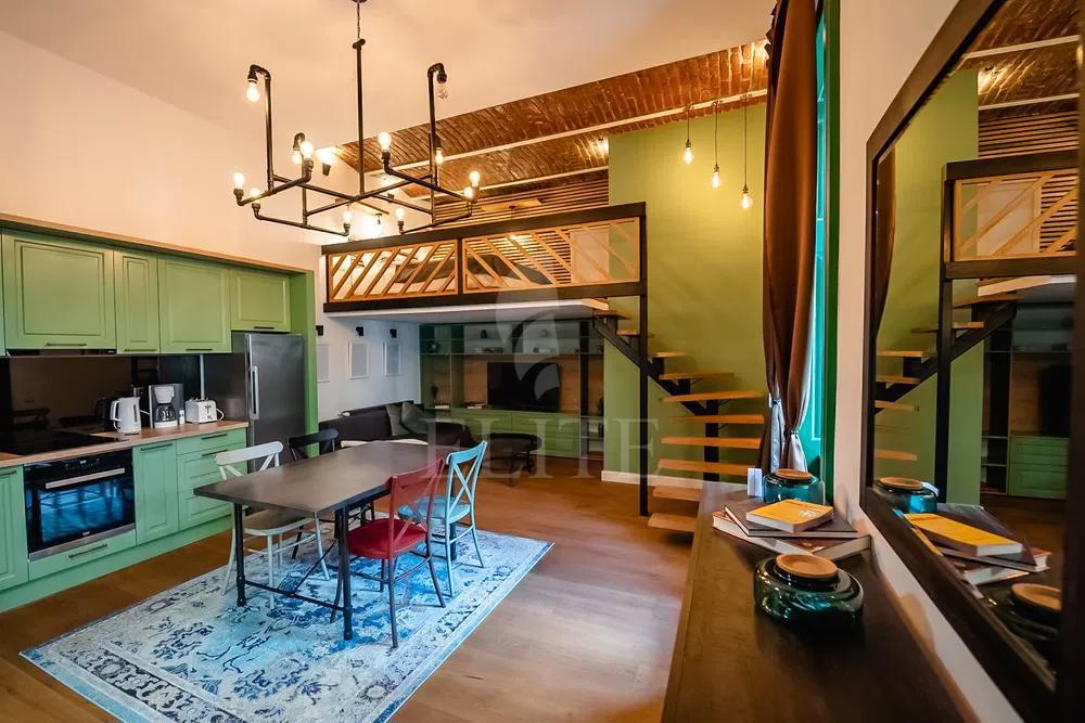 Apartament 3 camere în zona MAGAZINUL CENTRAL-1209639