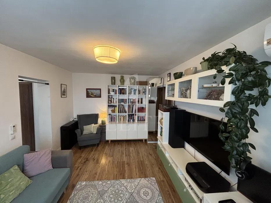 Apartament 3 camere în zona STRAZII DONAT-1215150