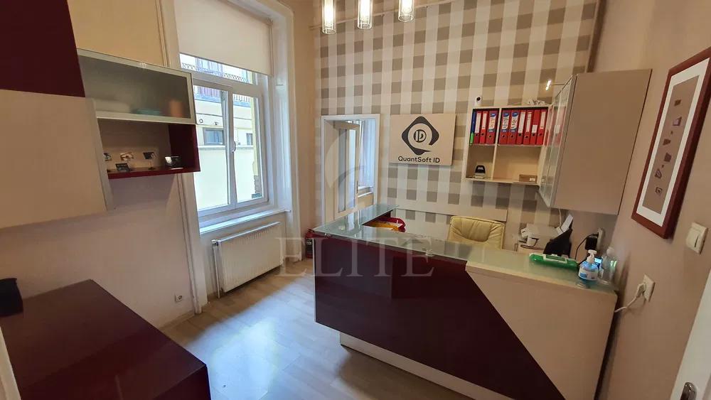 Apartament 3 camere în zona ULTRACENTRALA-1219081