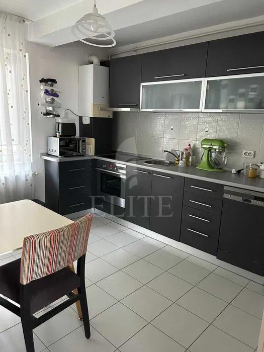 Apartament 4 camere în zona EUROPA-1219097