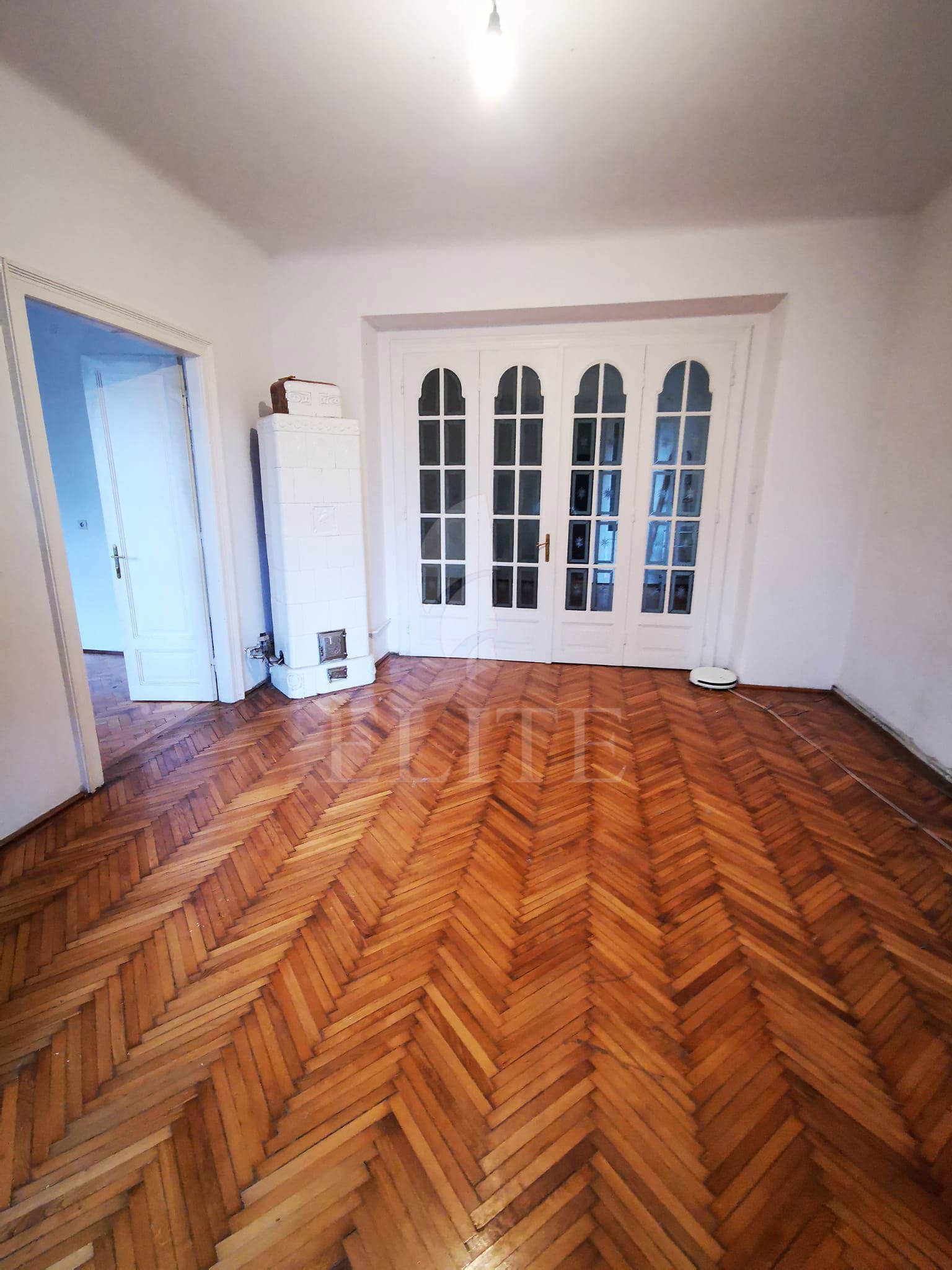Apartament 4 camere în zona HOTEL NAPOCA-1223261