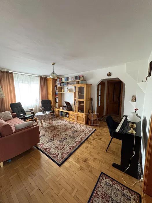 Apartament 4 camere în zona P-TA FLORA-1224480
