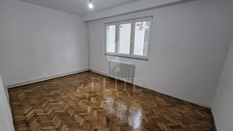 Apartament 3 camere în zona PIATA FLORA-1225123