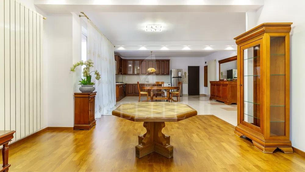 Apartament 3 camere în zona STRAZII ARTARULUI-1225781
