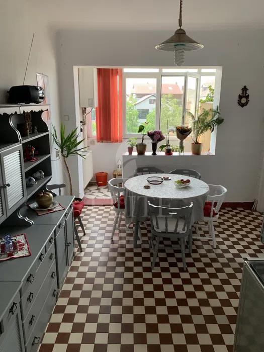 Apartament 3 camere în zona STRAZII HOREA-1226946