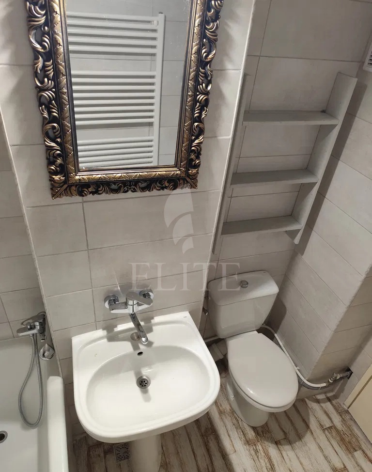 Apartament 3 camere în zona STRAZII RETEZAT-1227817