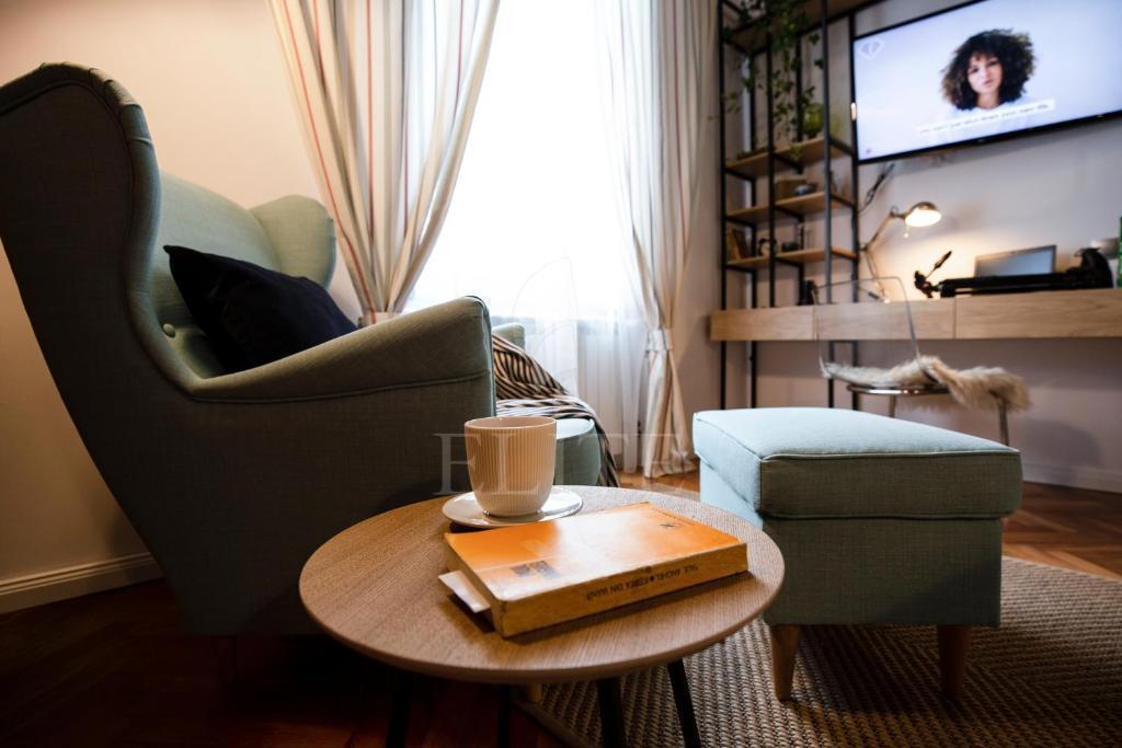 Apartament o camera în zona LICEUL MIHAI EMINESCU-1228023