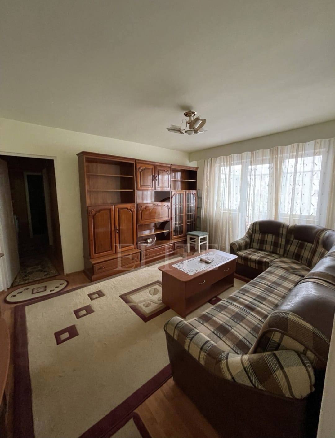 Apartament 4 camere în zona MC DONALDS-1228312