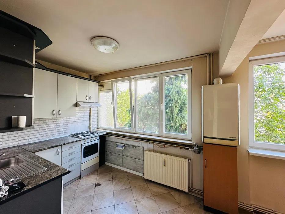 Apartament 3 camere în zona PIATA 14 IULIE-1228756