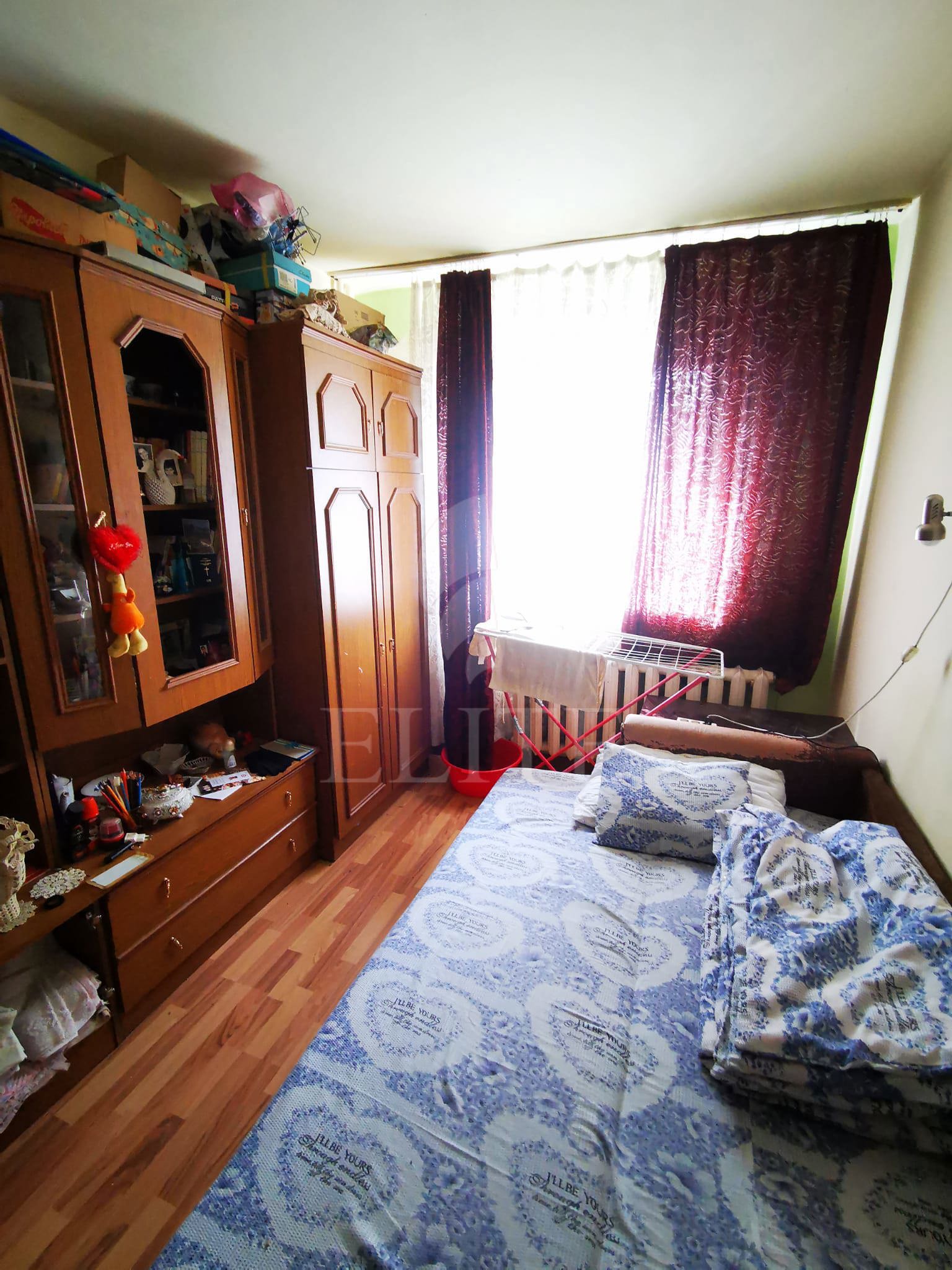 Apartament 4 camere în zona NORA-1229356