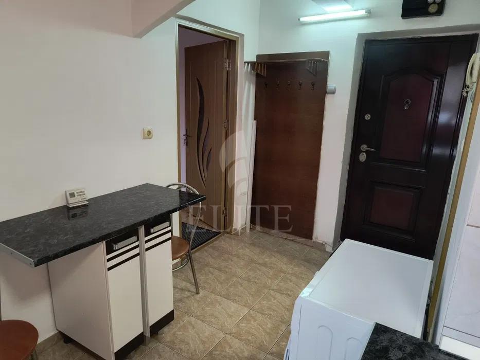 Apartament o camera în zona BILLA-1231912