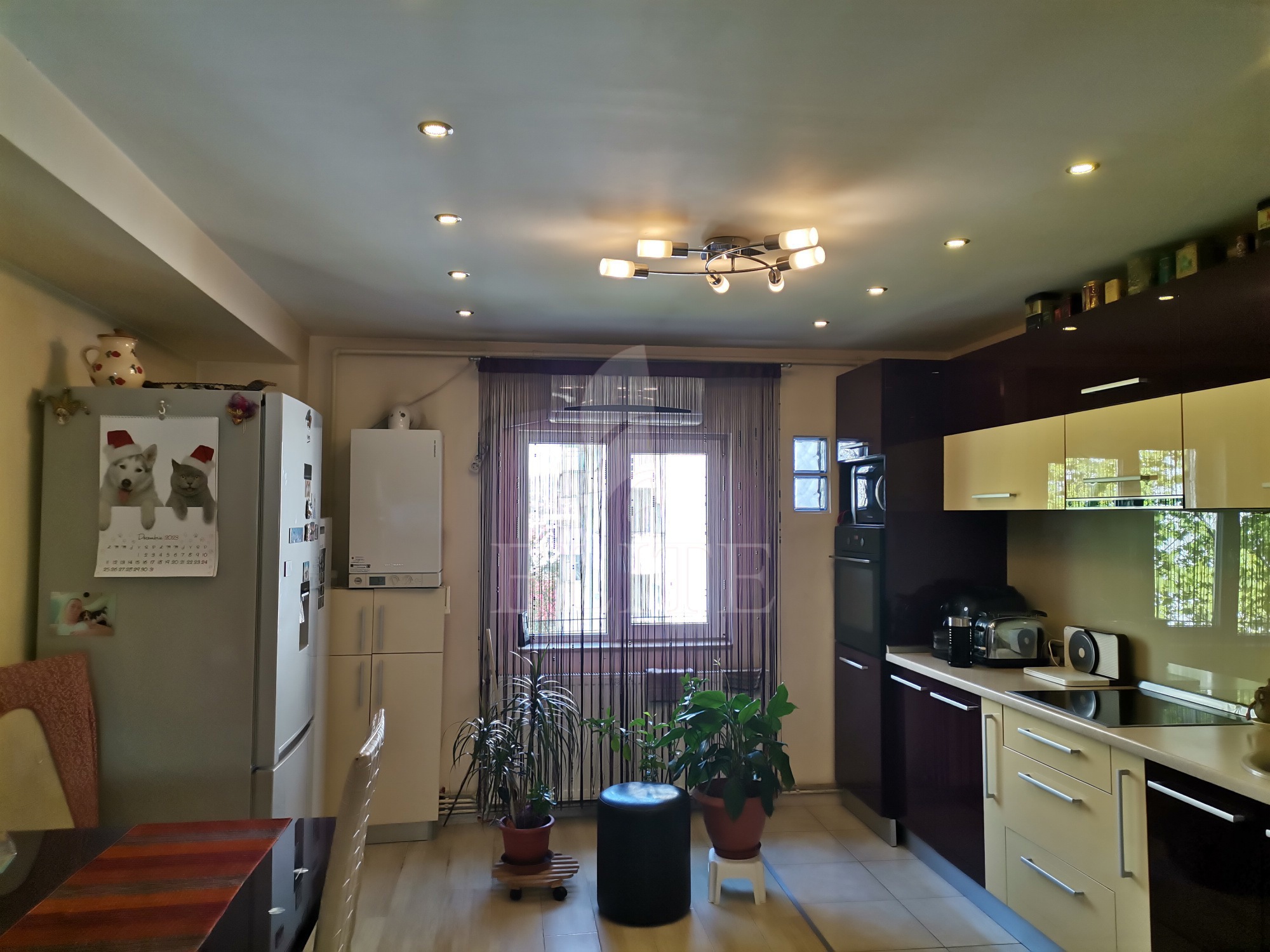 Apartament 4 camere în zona BLOCUL SPRAY-1235195
