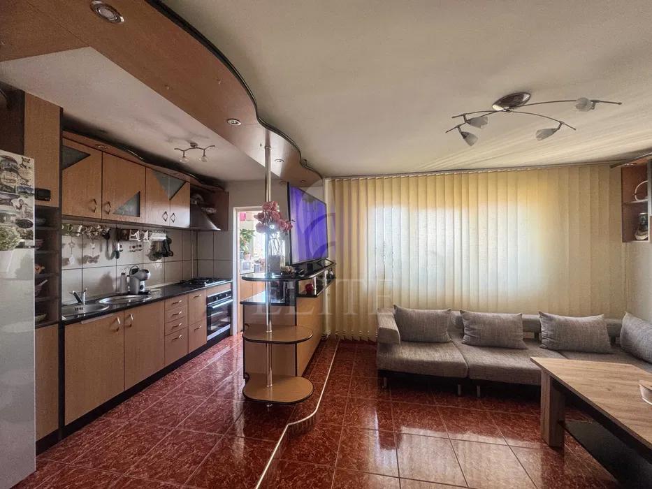 Apartament 3 camere în zona STRAZII MEHEDINTI-1236761