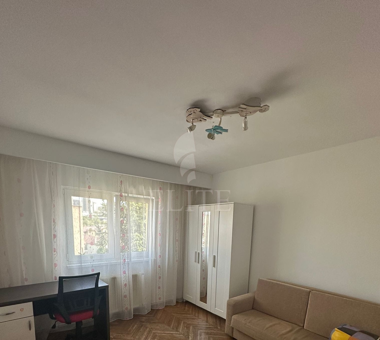 Apartament 3 camere în zona STRAZII MEHEDINTI-1237560
