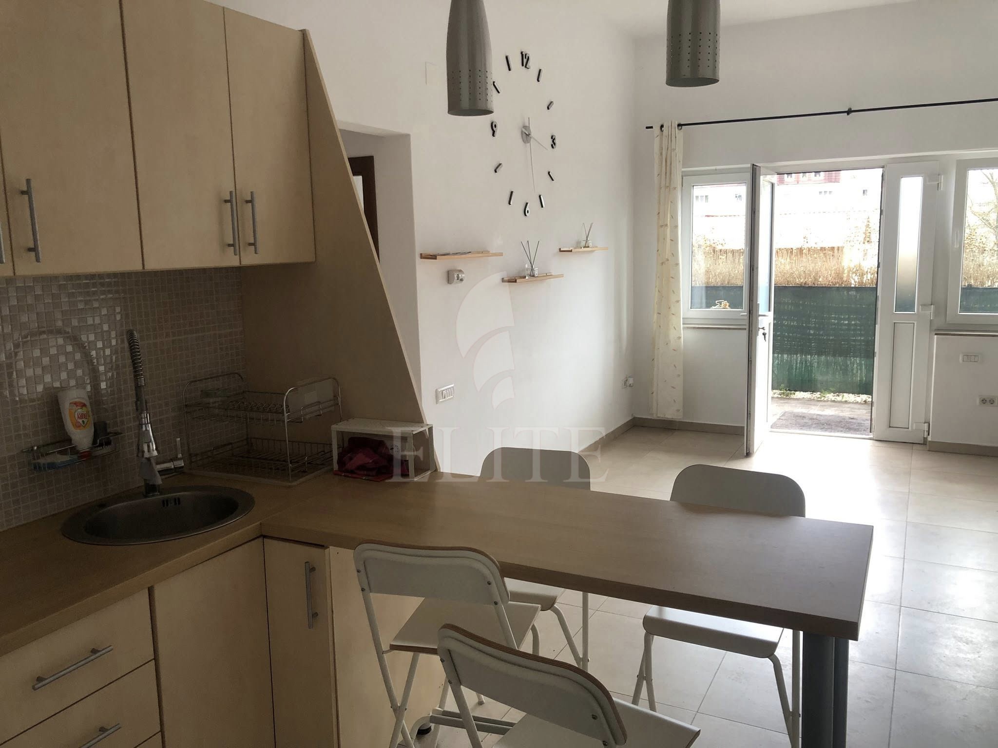 Apartament 3 camere în zona CASA RADIO-1237743
