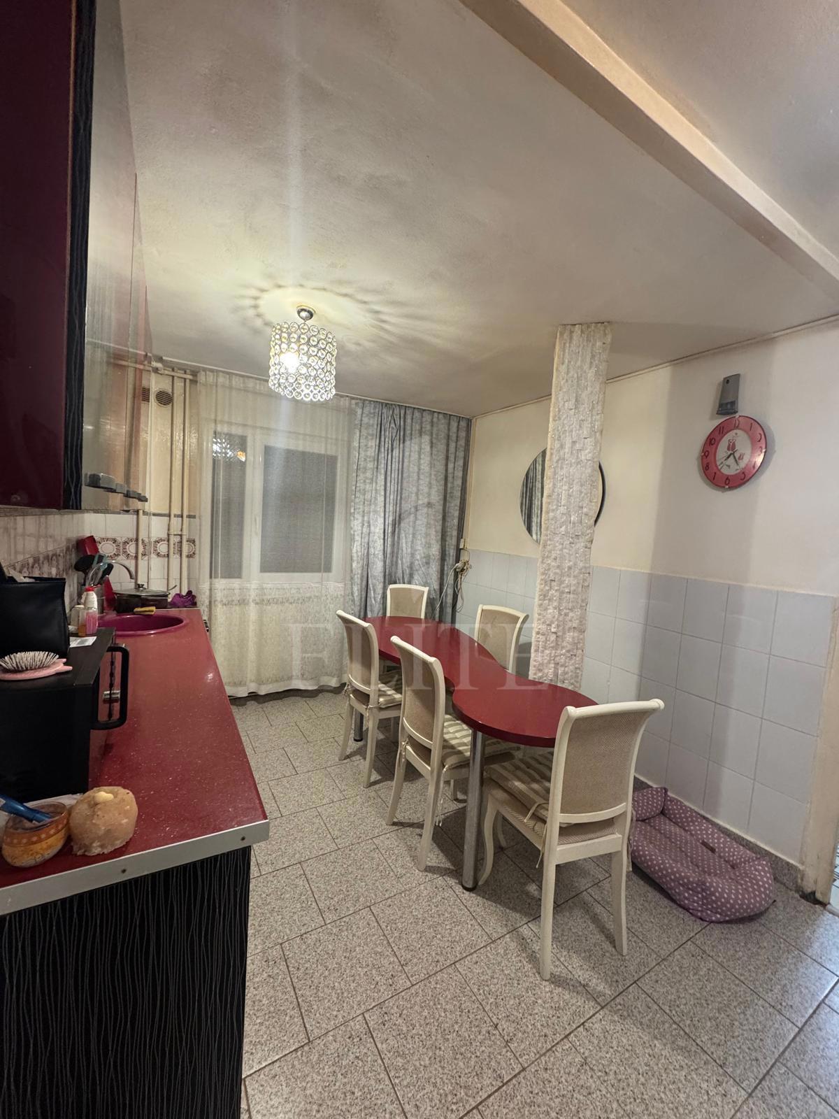 Apartament 3 camere în zona DIANA-1239274
