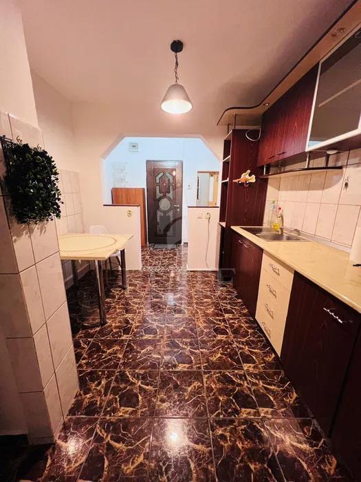 Apartament 2 camere în zona STRAZII LUNII-1240157