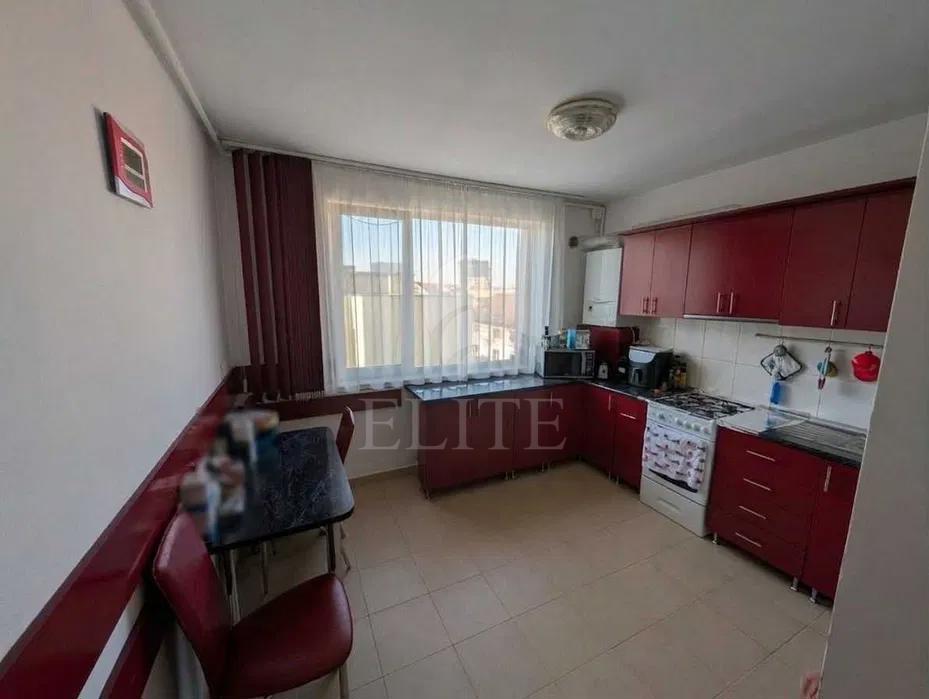 Apartament o camera în zona STRAZII BUCURESTI-1240781