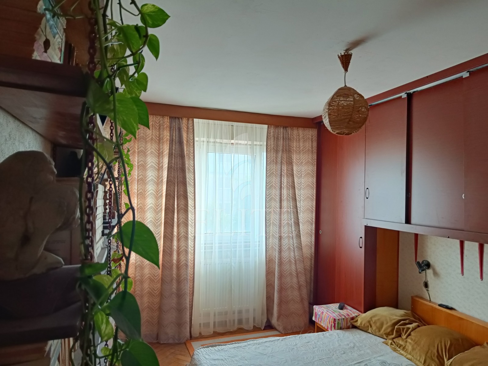 Apartament 4 camere în zona ZONA MC DONALDS-1241513