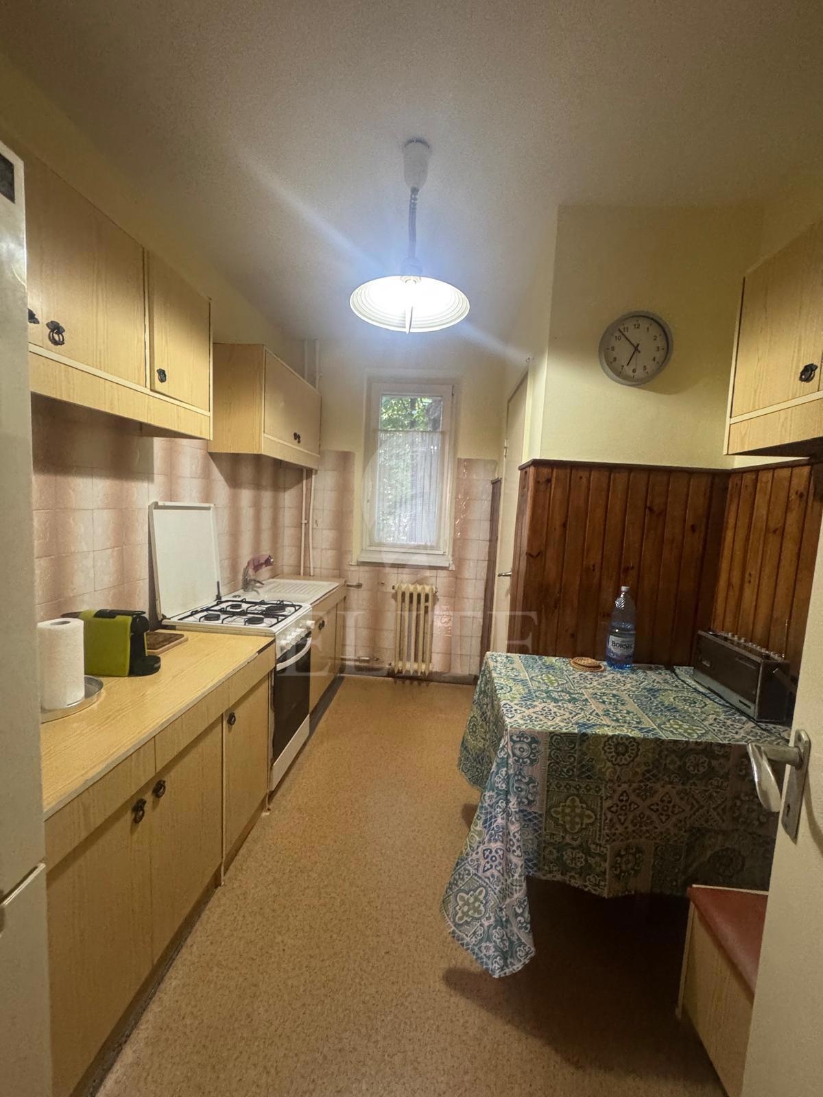 Apartament 4 camere în zona STRAZII LIVIU REBREANU-1242118