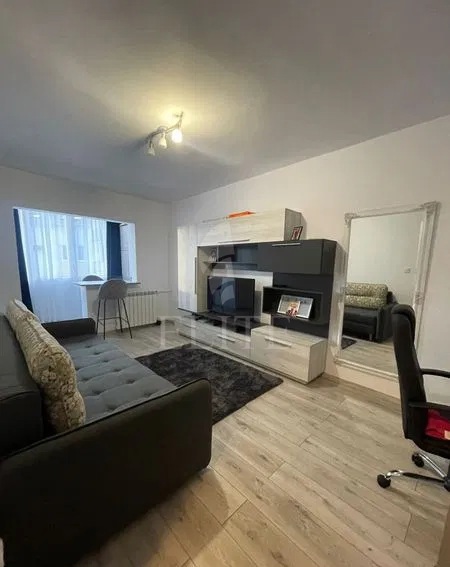 Garsoniera în zona STRAZII BUCURESTI-1245146
