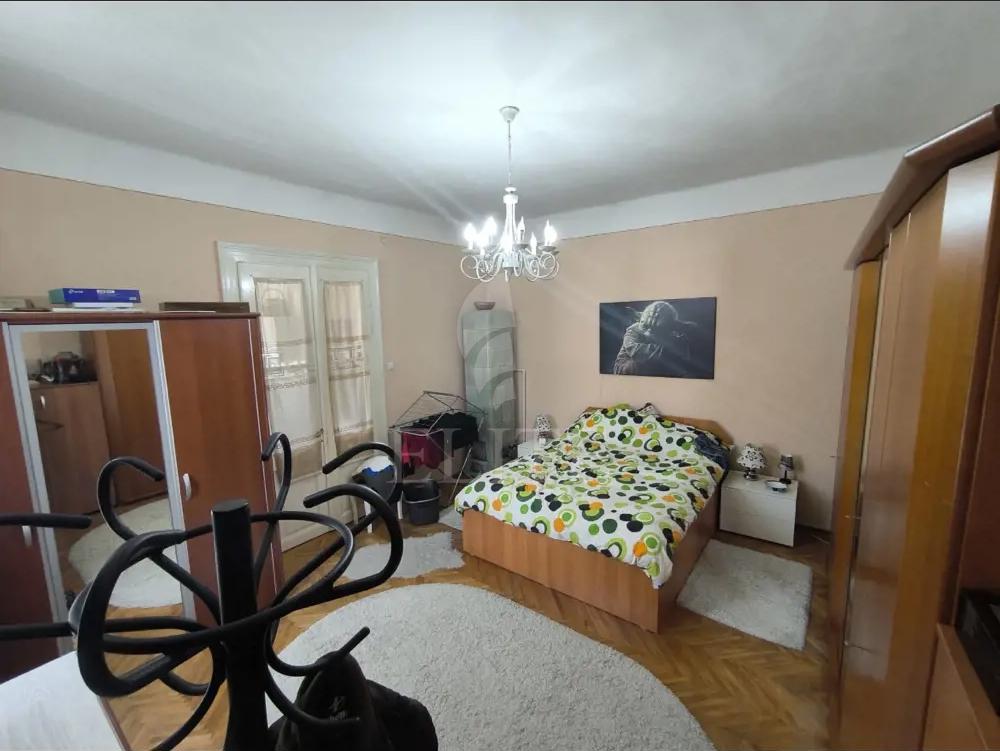 Apartament o camera în zona STRAZII TRAIAN-1245291