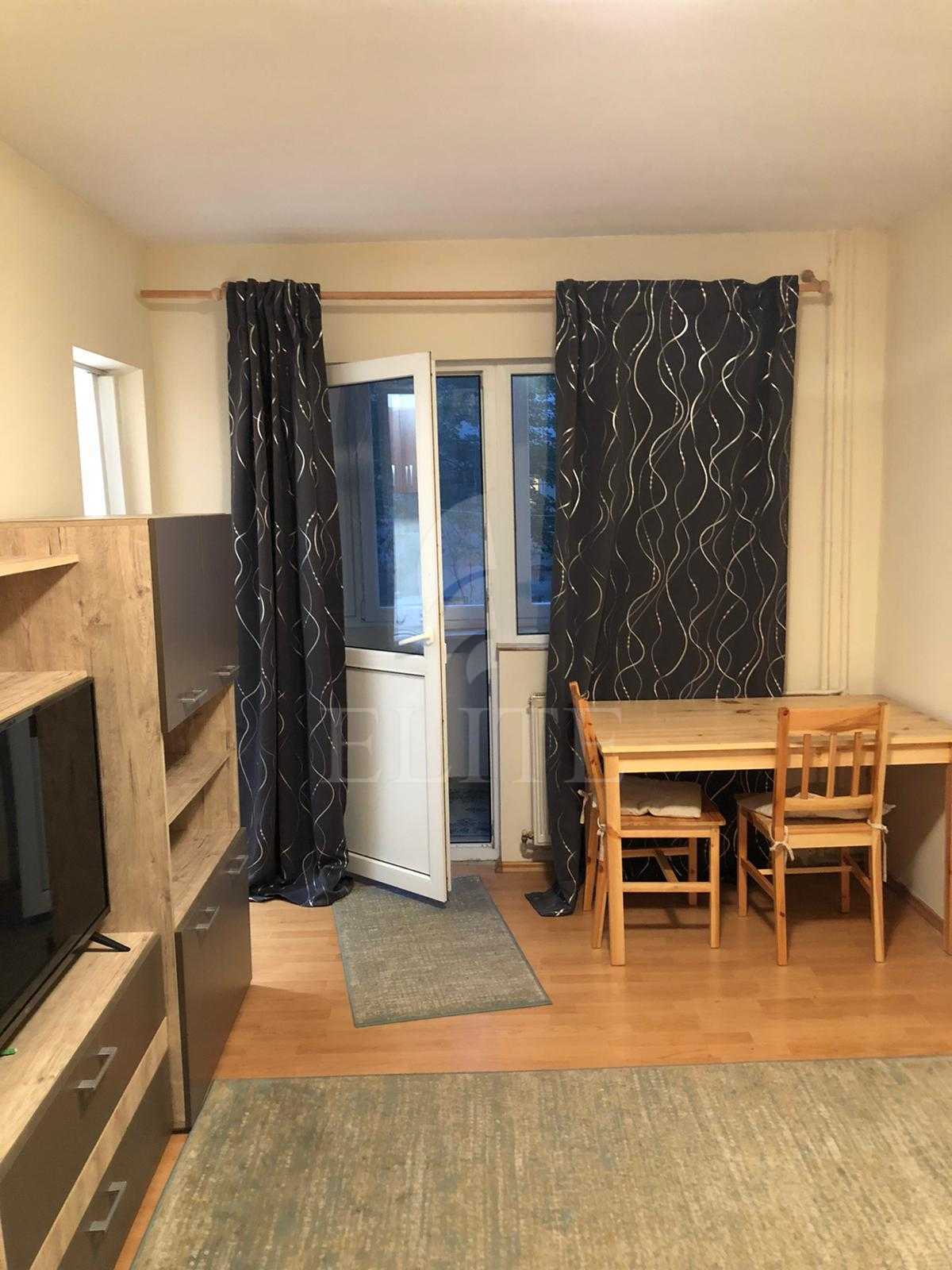 Garsoniera o camera în zona COJOCNEI-1245387