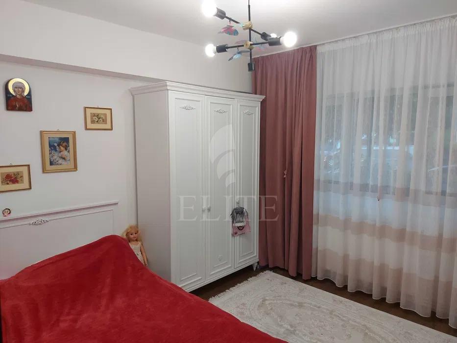 Apartament 3 camere în zona ZORILOR-1245955
