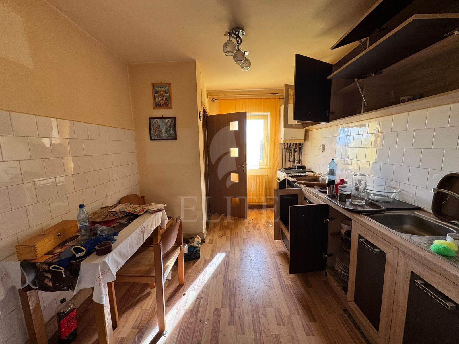 Apartament 4 camere în zona KAUFLAND-1246553