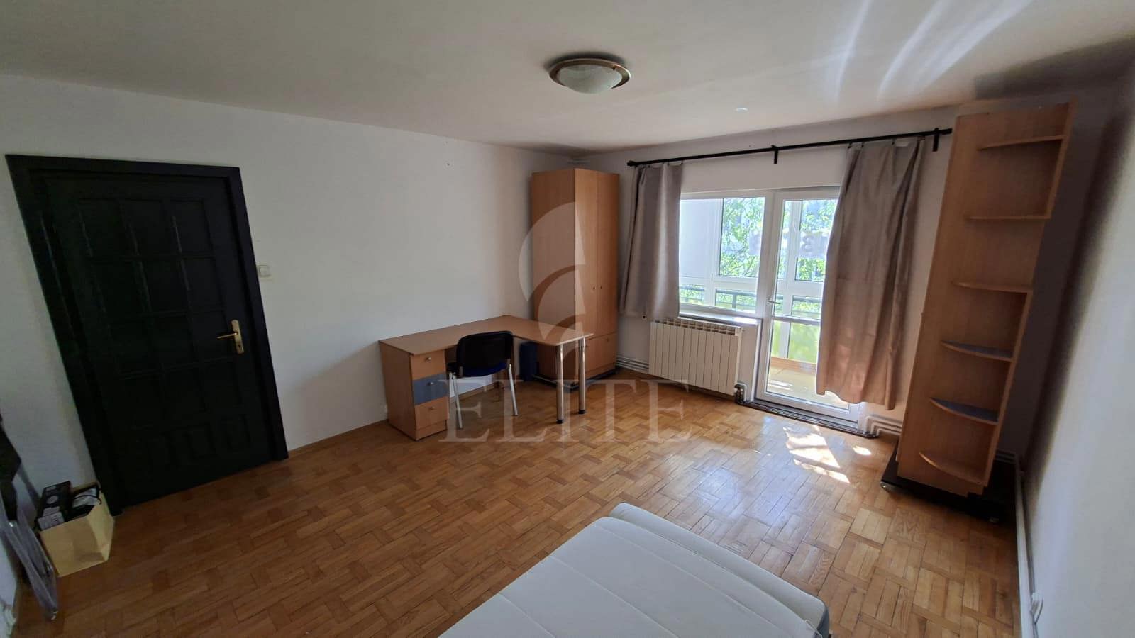Apartament 4 camere în zona STRAZII MEHEDINTI-1249067