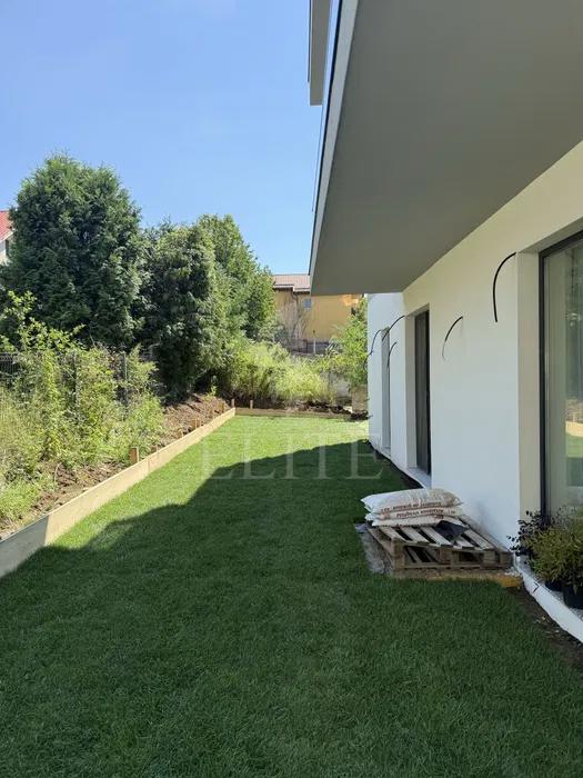 Apartament 3 camere în zona LA TERENURI-1258056