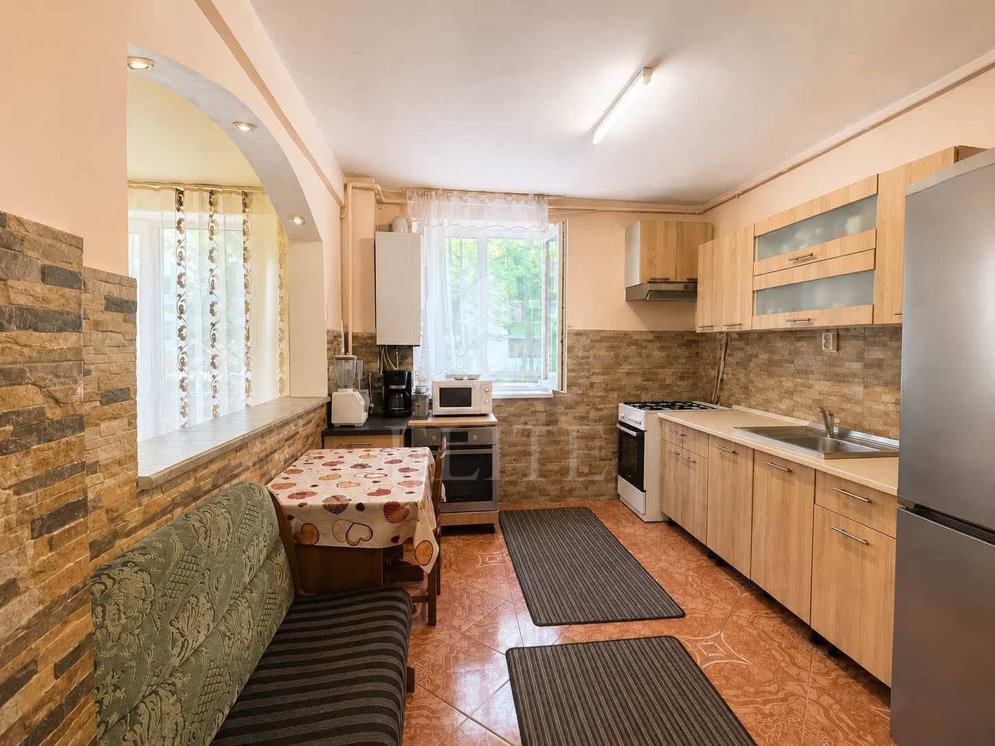 Apartament 3 camere în zona HERMES-1259114